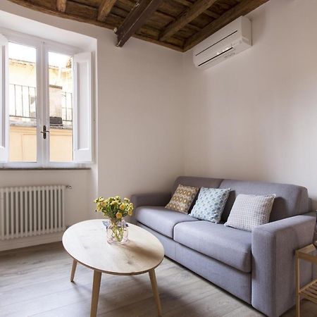 Cozy Apartment In Via Degli Spagnoli - FromhometoRóma Kültér fotó