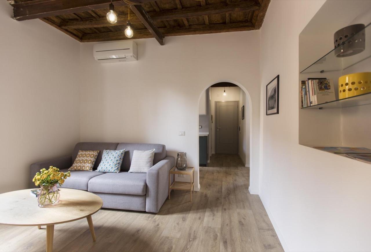 Cozy Apartment In Via Degli Spagnoli - FromhometoRóma Kültér fotó